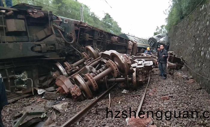 火(huo)車車繙700