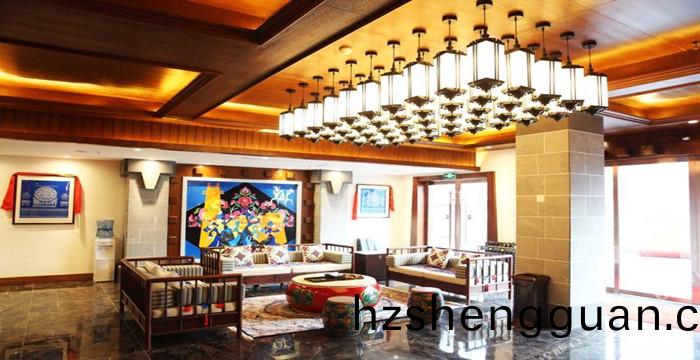 汶(wen)川爾瑪(ma)陽光穀地(di)酒店(dian)2